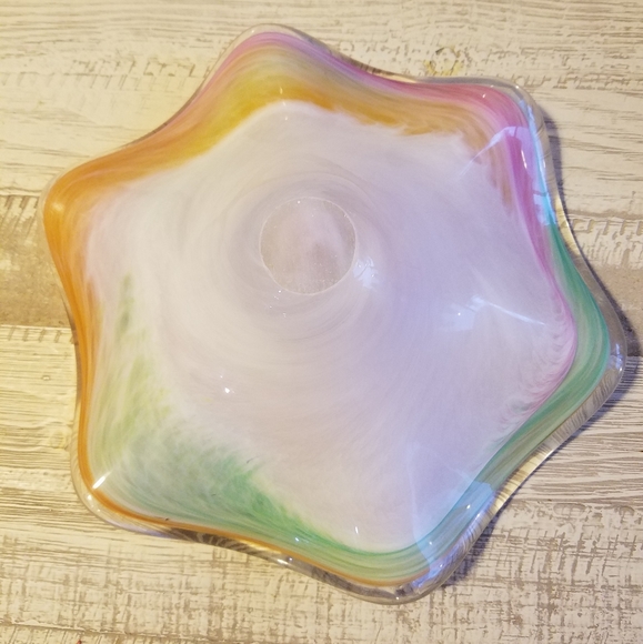 Hand Blown Beautiful vintage glass bowl - Picture 5 of 5